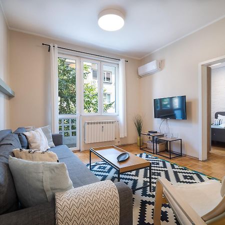 Cozy 1 Bdrm, Top Center, Solunska Near Vitoshka Street София Экстерьер фото