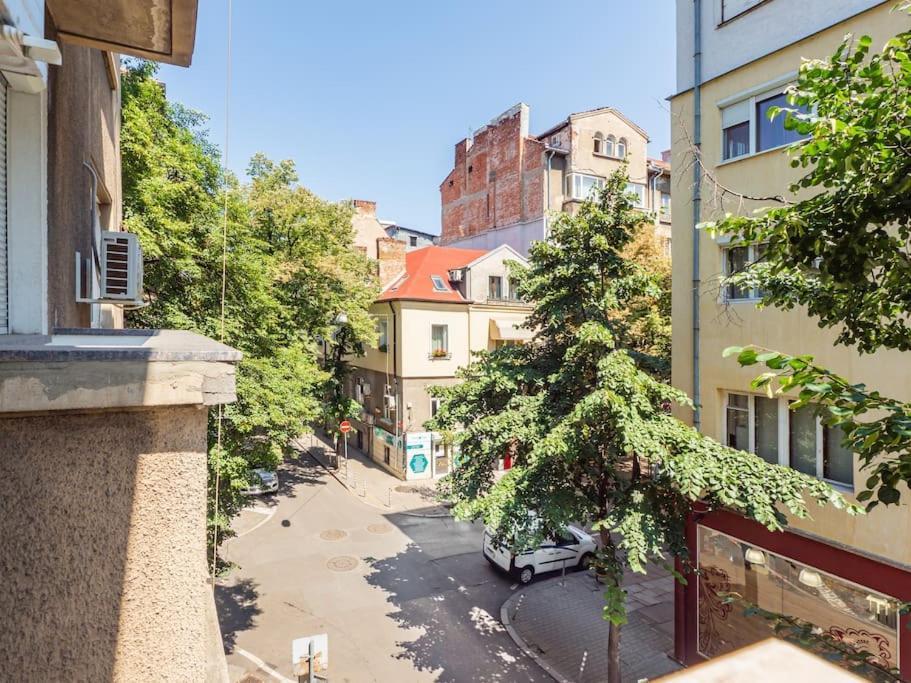 Cozy 1 Bdrm, Top Center, Solunska Near Vitoshka Street София Экстерьер фото